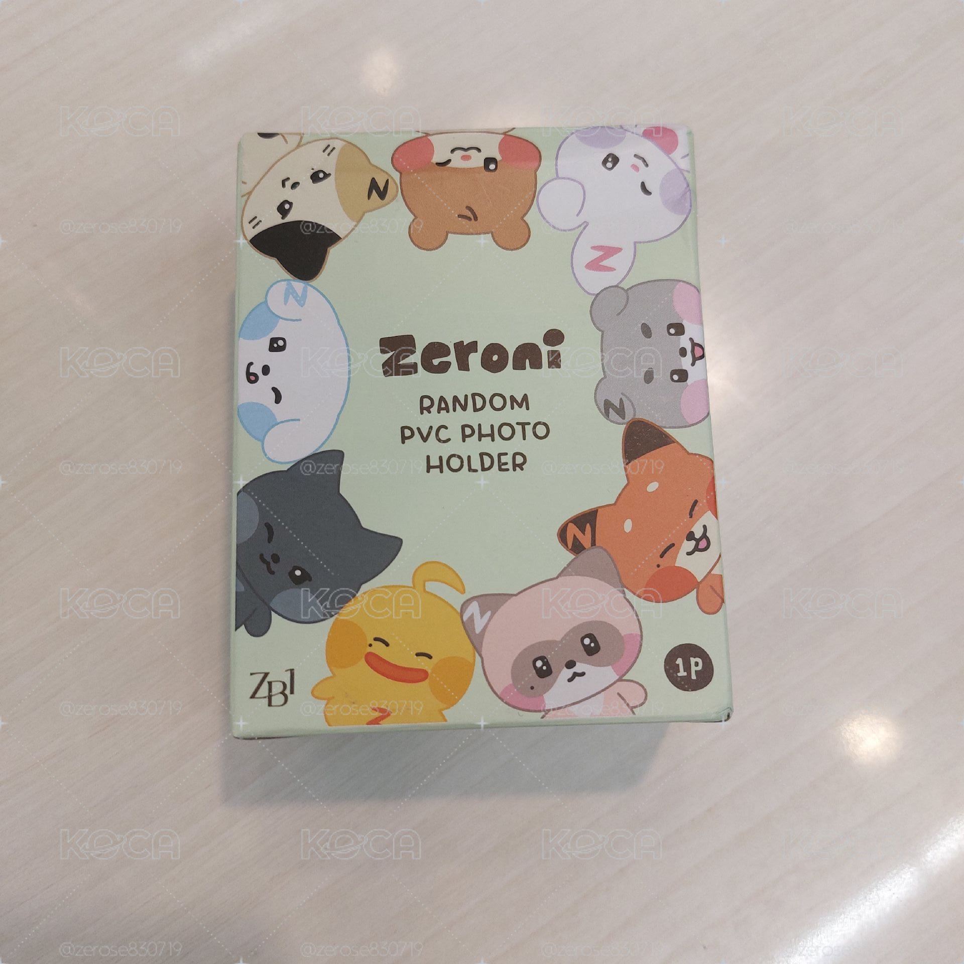 ZERONI PVC RANDOM PHOTO HOLDER Hanini