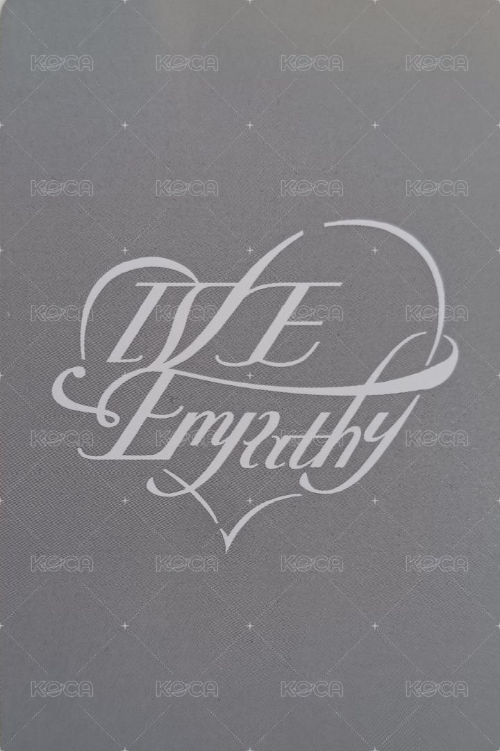 IVE EMPATHY 專輯卡 EMPATHY特別版專卡 比耶圓 背面