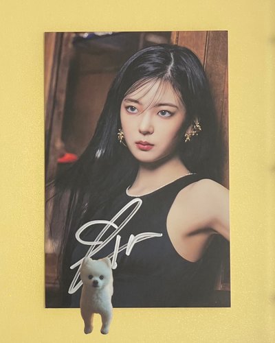 ITZY LIA GOLD 美版親簽專輯