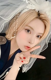 Fe3O4: STICK OUT 數星星 簽售卡 新娘裴