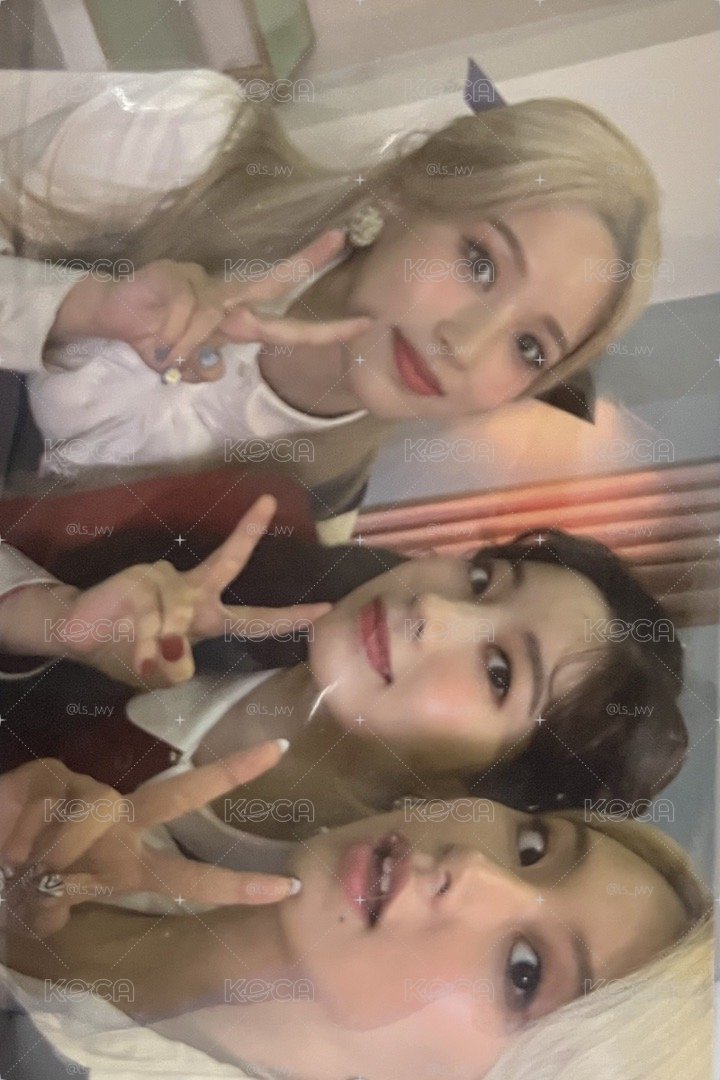 TWICE EWO 三人卡