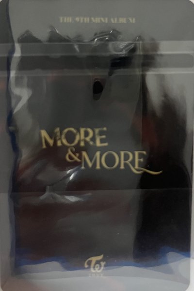 TWICE more&more 團卡