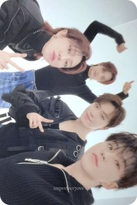 FOLLOW AGAIN 隨機卡 